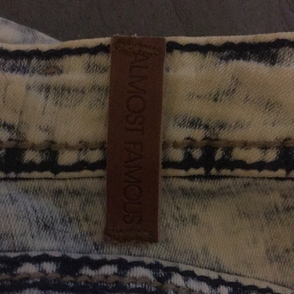 Shorts - Picture 3 of 3